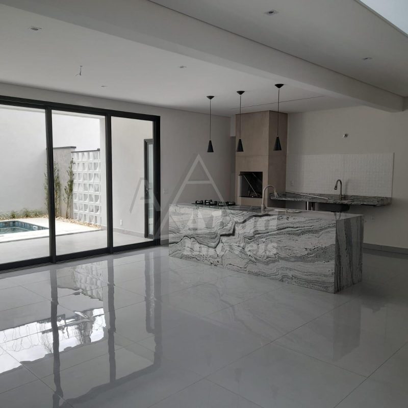 c0719a6b-ccac-48c0-be19-22a0f176fd46