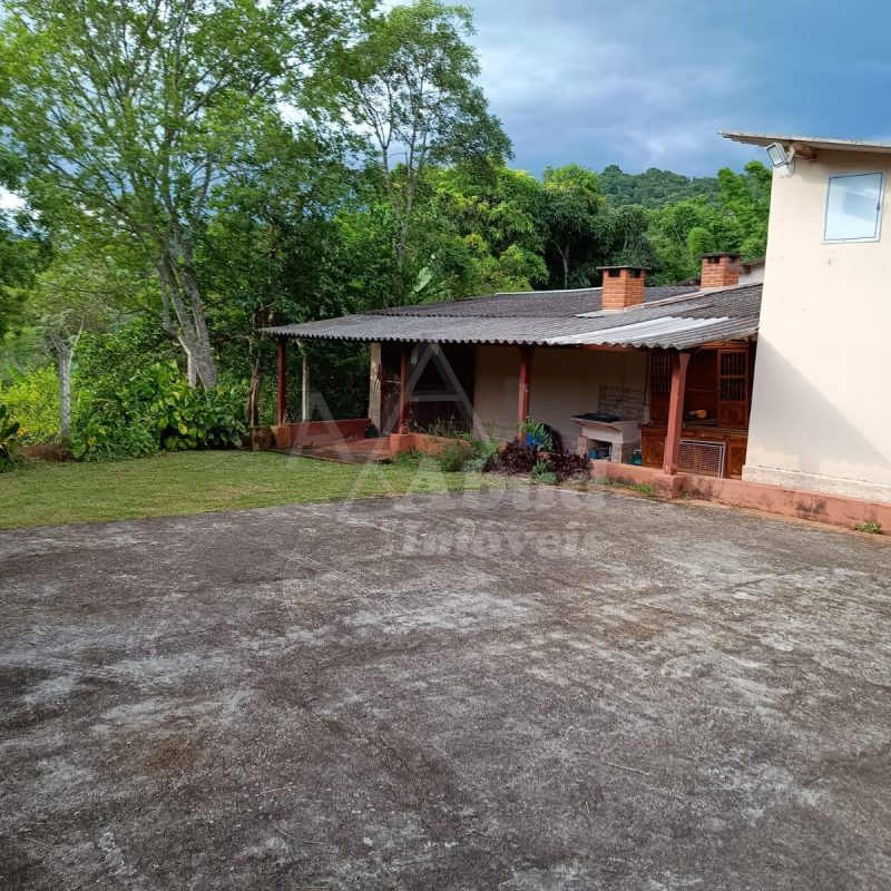 e39c5f29-6822-4c10-851b-2e3436105506